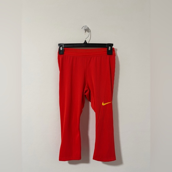New Nike Pro Elite Track & Field 3/4 Tights Pants Red AO8495-000 Women's Small - Picture 1 of 7